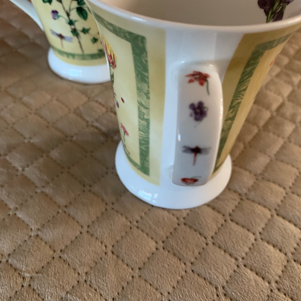 Mugs - Picture 4 of 4